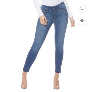 Sofia Vergara Skinny Ankle raw edge jeans